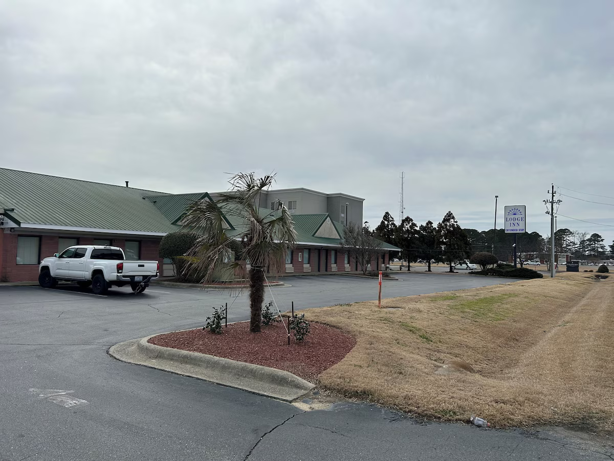 Alternate exterior view of Lodge Inn